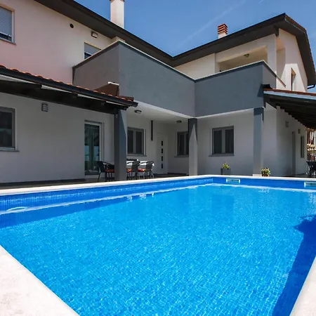 Mit Grill, Pool Und Terrasse Štinjan