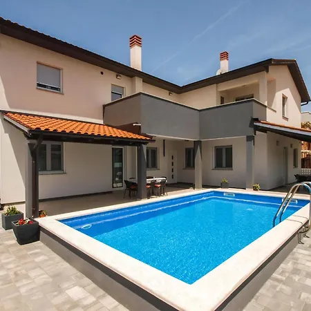 Mit Grill, Pool Und Terrasse Štinjan