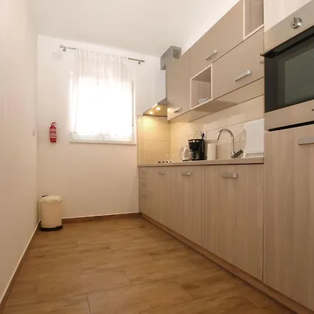 Mit Grill, Pool Und Terrasse Štinjan