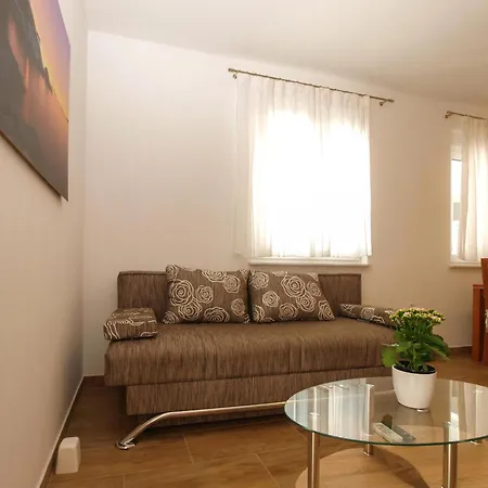 Mit Grill, Pool Und Terrasse Apartment Stinjan